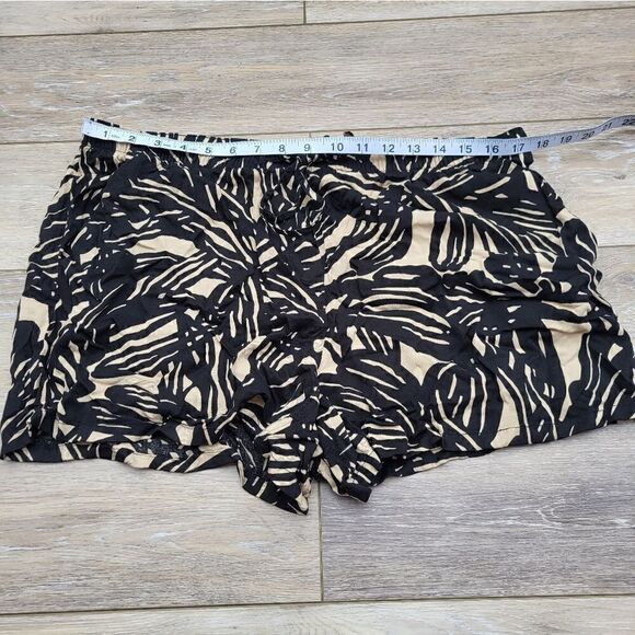Gap Black and tan Geometric Palm Leaf Print Lounge Shorts Size: XLarge - Picture 3 of 9
